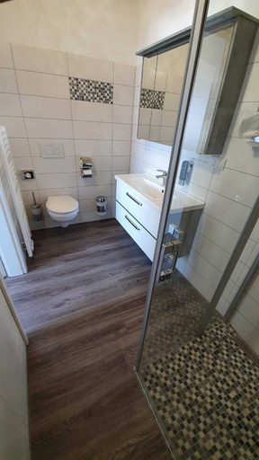Bathroom 4, Air Rooms Hotel, Groß-Gerau