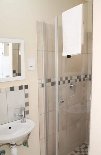 Bathroom 4, Kayamina Guesthouse, City of Johannesburg