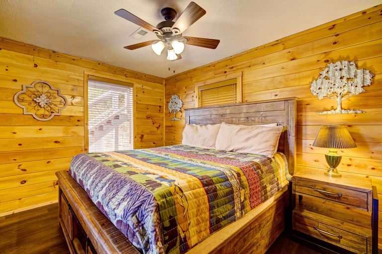 Bedroom 2, Tennessee Chalet, Sevier