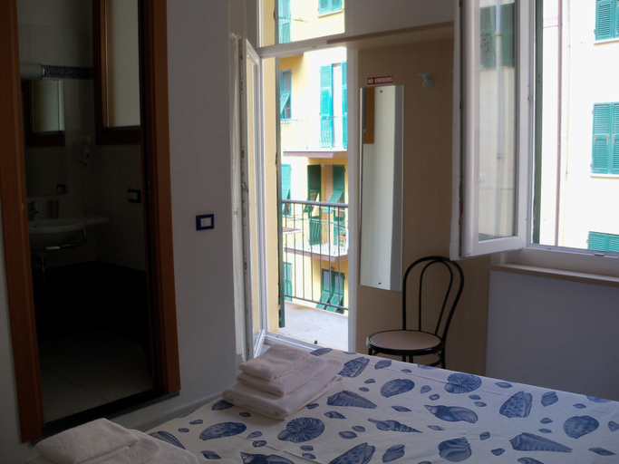 Others 5, Il BoMa B&B, La Spezia