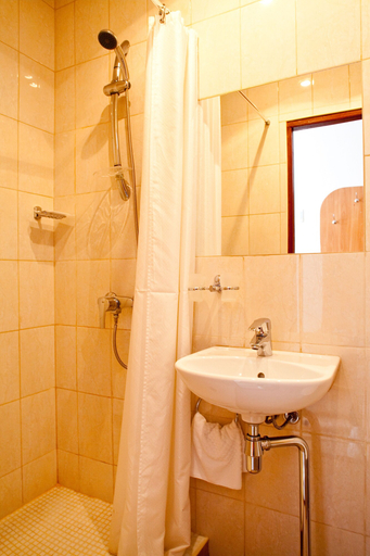 Bathroom 4, Izhora Hotel, Sankt-Peterburg gorsovet