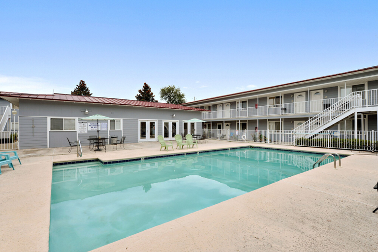 Sport & Beauty 2, Oak Shores 166, Harrison