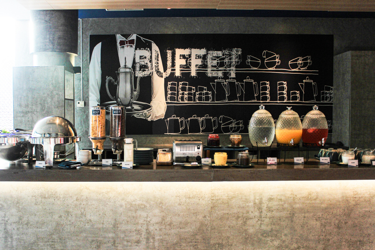 Food & Drinks