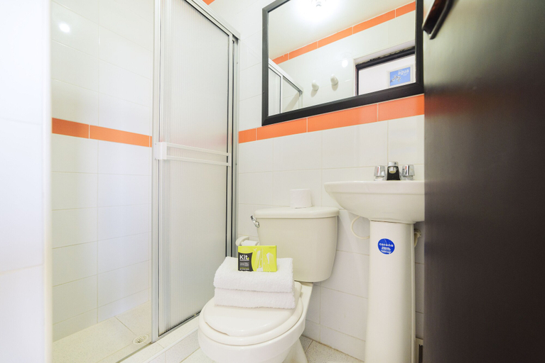 Bathroom, Hotel Tone, Palmira