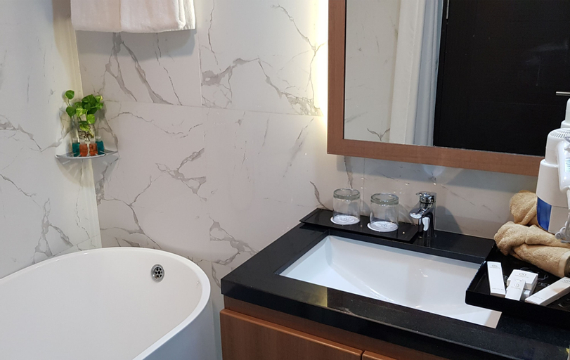 Novena Hotel, Bone