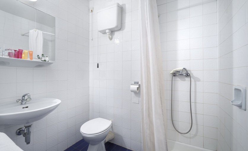 Bathroom, Arkada Hotel, Stari Grad
