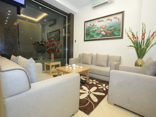 Saki Hotel, Cầu Giấy