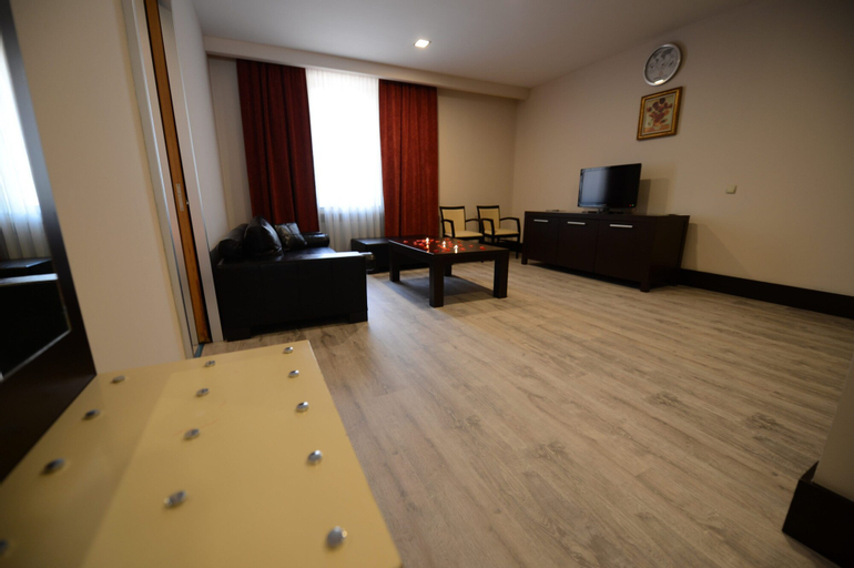 Arsan Otel, Merkez
