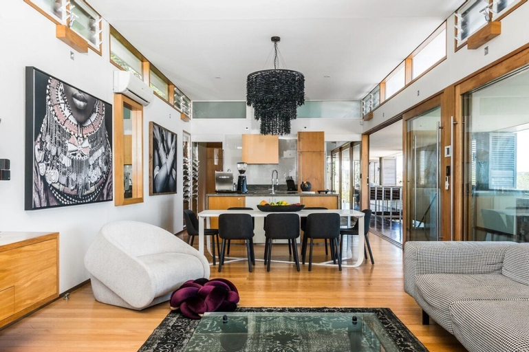 Public Area 4, Your Luxury Escape - Byron Beachfront Villa, Byron