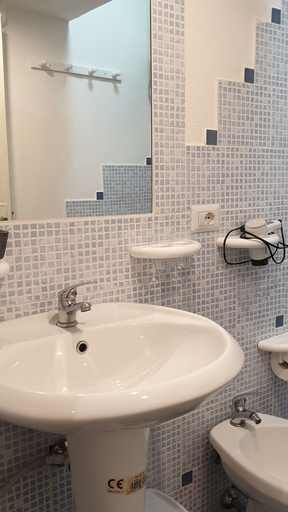 Bathroom 5, Elisart Guest House, Sassari