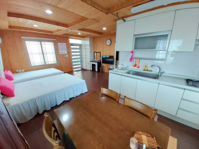 Bedroom 3, Feeling Good House, Jeju