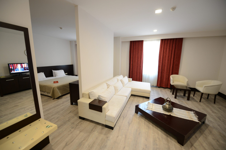 Arsan Otel, Merkez