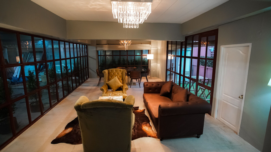 RoomQuest Ratchada MRT Suttisan, Huai Kwang