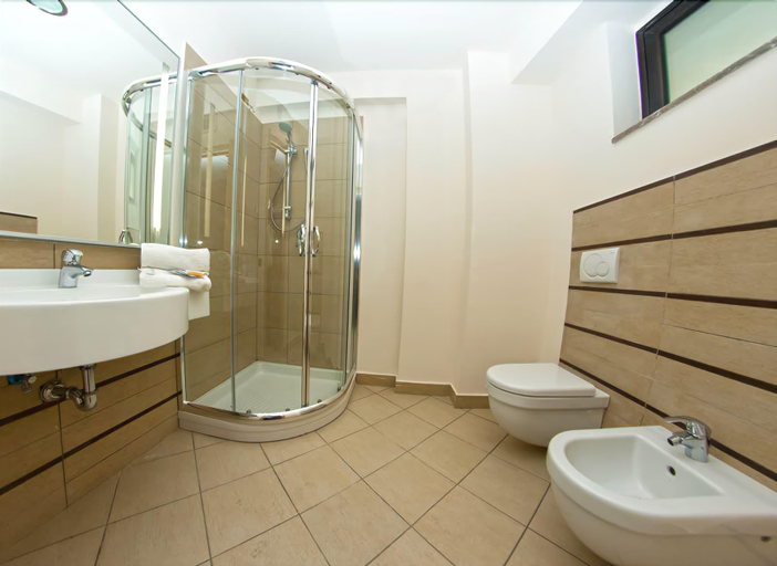 Bathroom 5, EliHotel, Messina