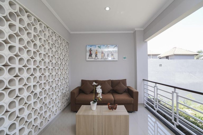 Public Area 3, Capital O 2166 Elitya Stay, Denpasar