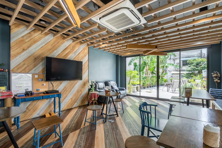 Public Area 2, W Station, Khlong San