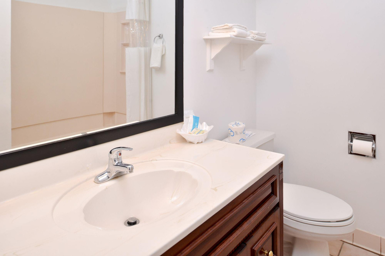 Bathroom 5, Surestay By Bw Virginia Beach Royal Clipper, Virginia Beach