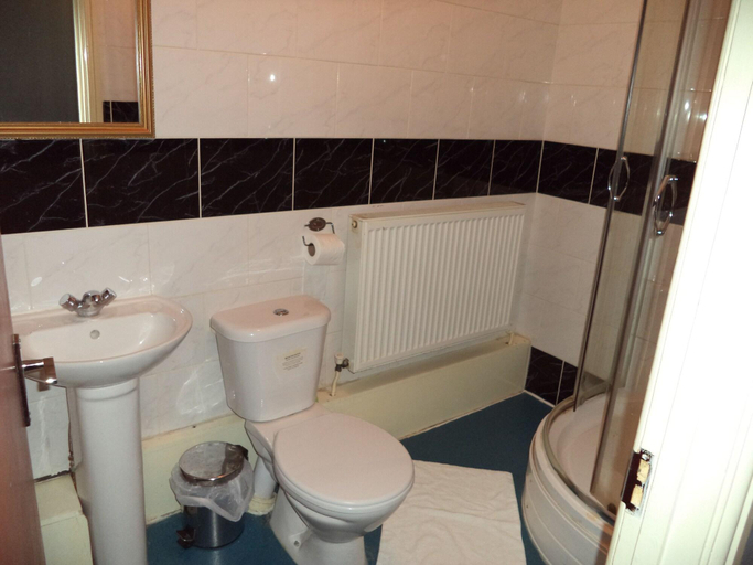Bathroom 5, Hartley Hotel, London
