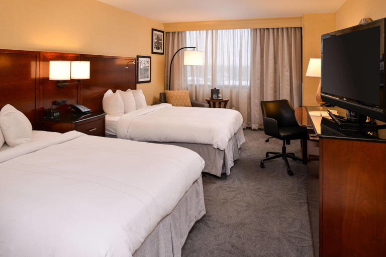 Bedroom 2, Buffalo Marriott Niagara, Erie