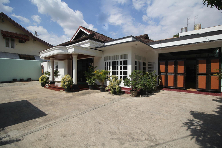 Exterior & Views, OYO 2014 Wisma Zahra, Metro