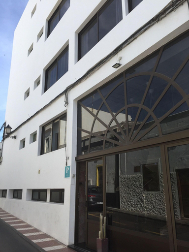 Exterior & Views 2, Hostal Residencia Cardona, Las Palmas