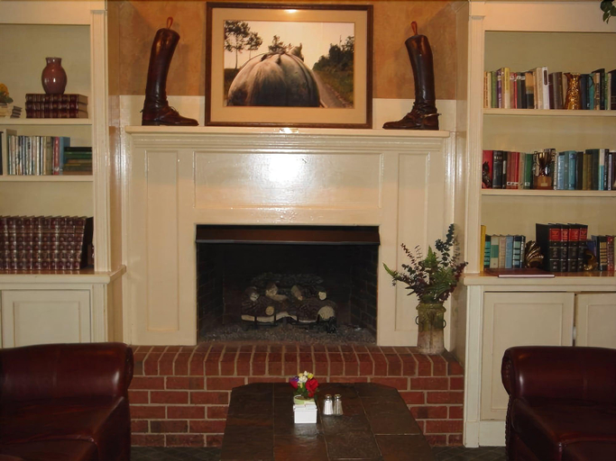 Public Area 2, White Columns Inn, McDuffie