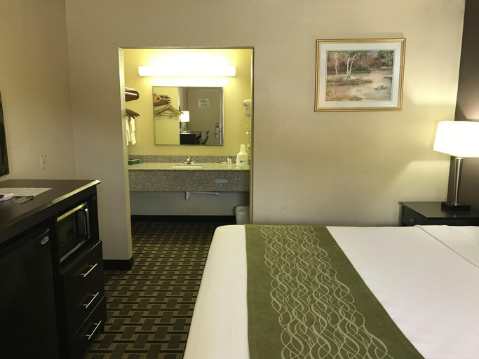 Bedroom 4, Red Roof Inn Kimball, Tn - I-24, Marion