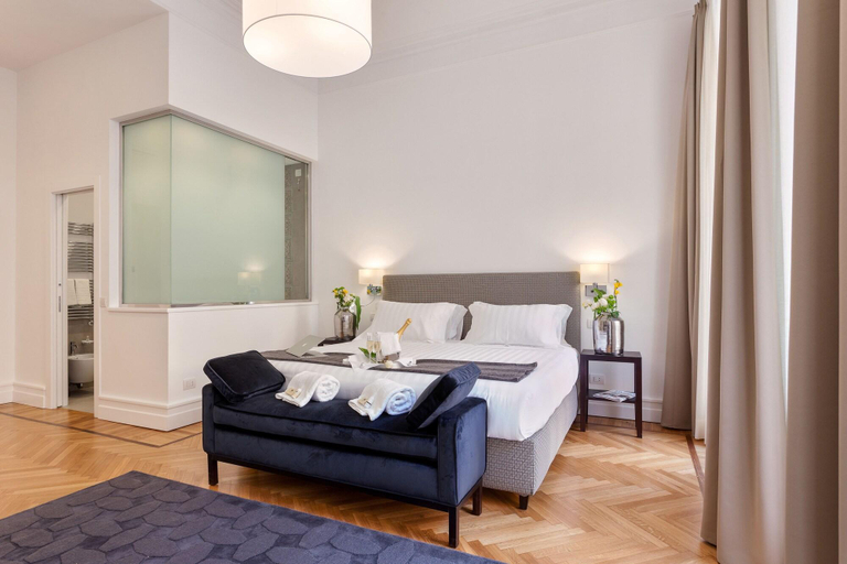 Bedroom 4, del Corso, Rome