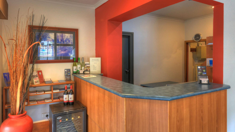Public Area 3, Riverbank Park Motel, Alpine - East