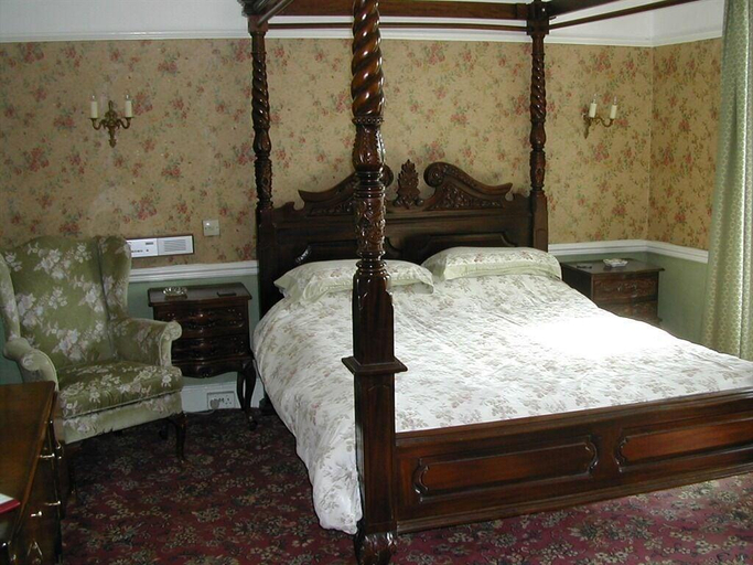 Bedroom 4, Neuadd Arms Hotel, Powys