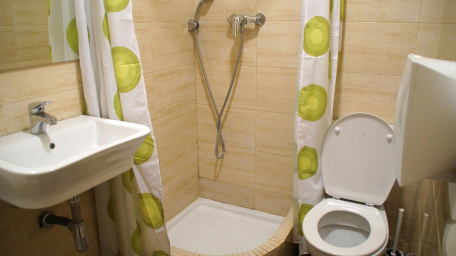 Bathroom 5, Hostal Mimi Las Ramblas, Barcelona