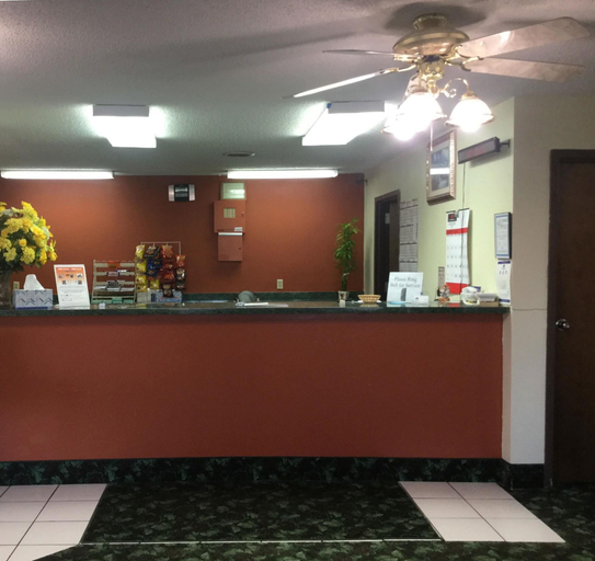 Public Area 2, Americas Best Value Inn West Frankfort, Franklin