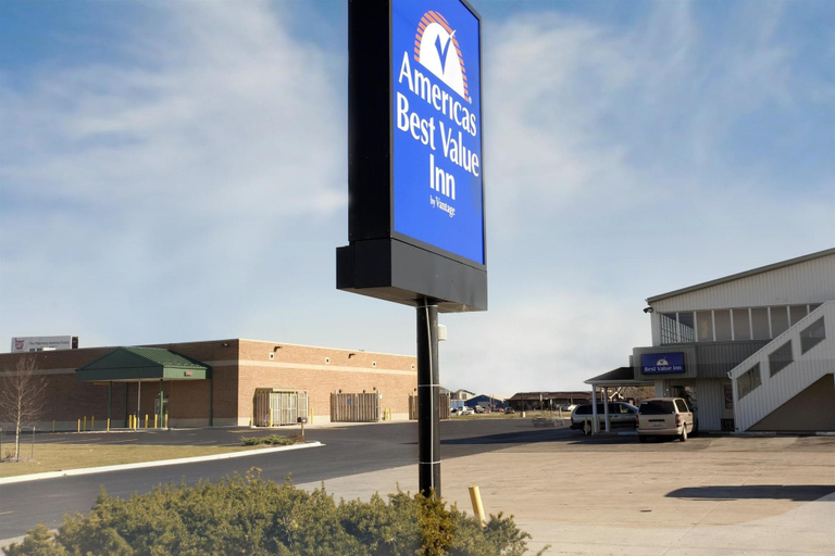 Exterior & Views, Americas Best Value Inn Litchfield, Montgomery