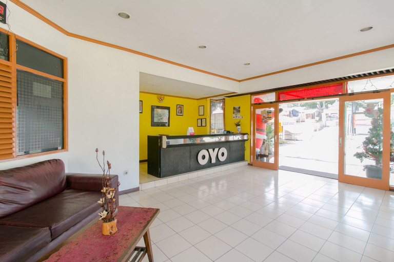 Public Area, OYO 1996 Koneng Hotel, Cianjur