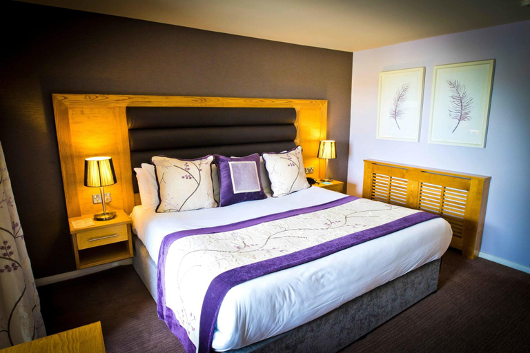 Bedroom 4, Thornton Hall Classic, Wirral