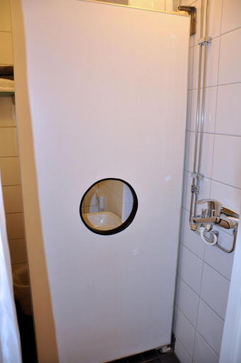 Bathroom 4, Hotell Amadeus, Halmstad