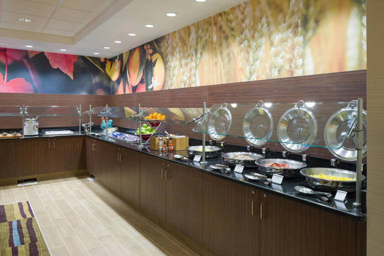 Food & Drinks 5, Fairfield Inn & Suites Paramus, Bergen