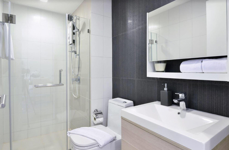 Bathroom 5, Park 19 Hotel, Wattana