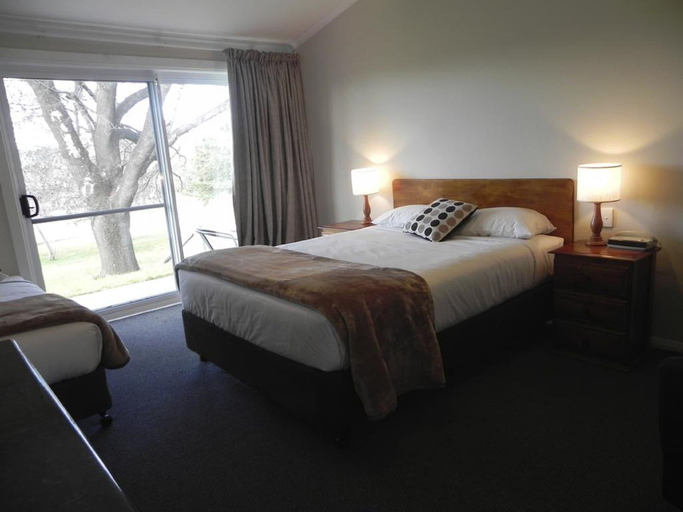 Bedroom 2, Moore Park Inn, Armidale Dumaresq Bal