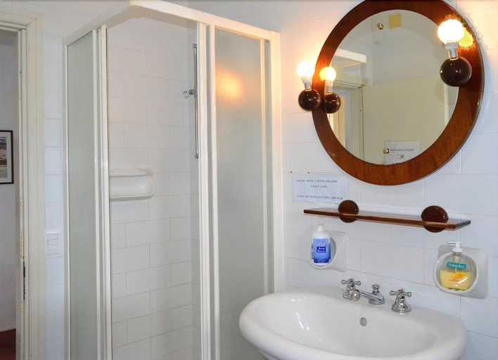 Bathroom 4, Eurialo Green Suites, Syracuse