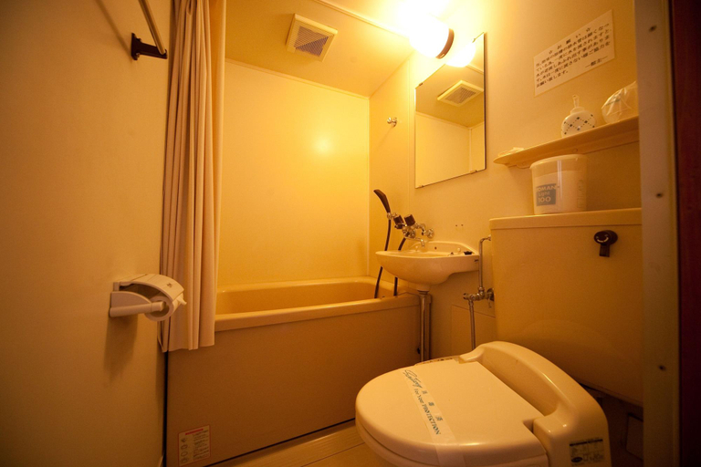 Bathroom, Hinano Sato Sanyokan, Hita