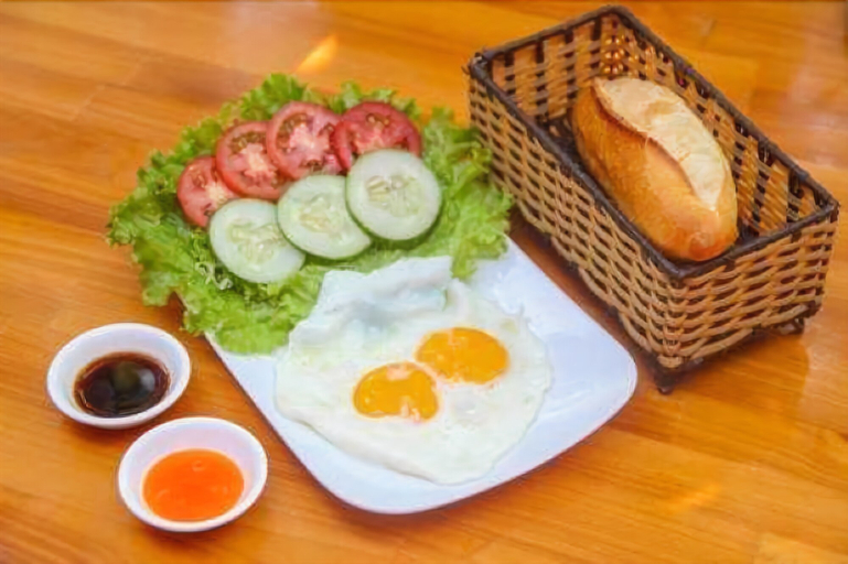 Food & Drinks 5, Queenie Hostel, Da Nang