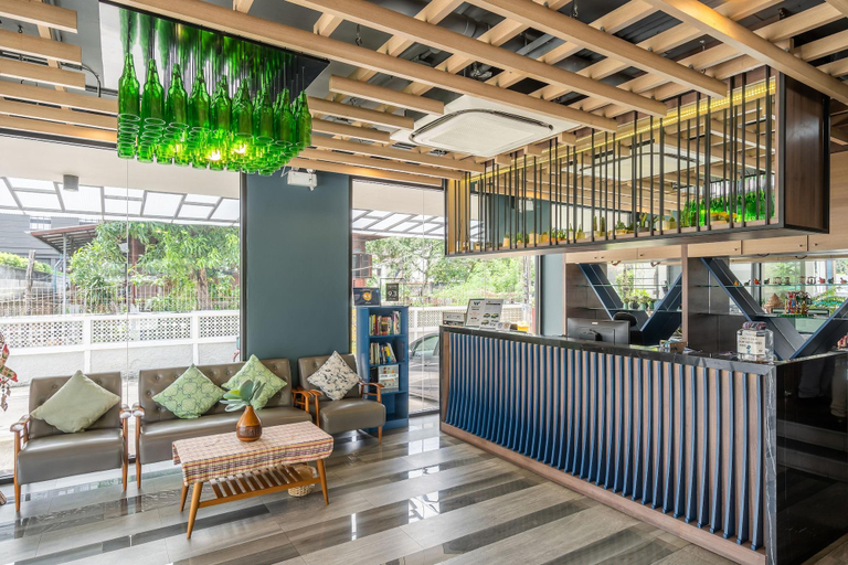 Food & Drinks 4, W Station, Khlong San