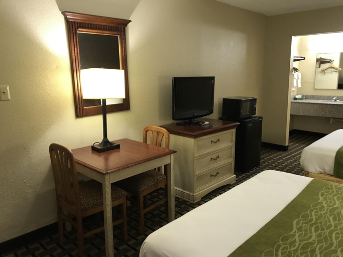 Bedroom 5, Red Roof Inn Kimball, Tn - I-24, Marion