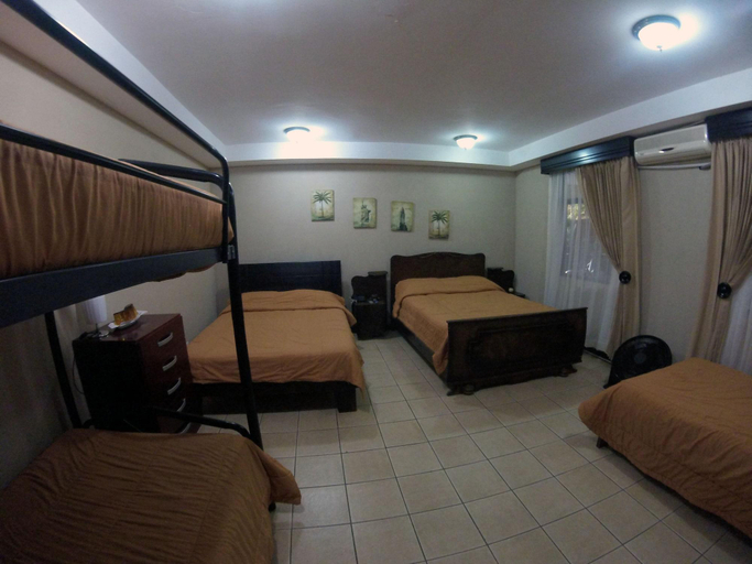 Public Area 2, Santa Maria Inn, Belén