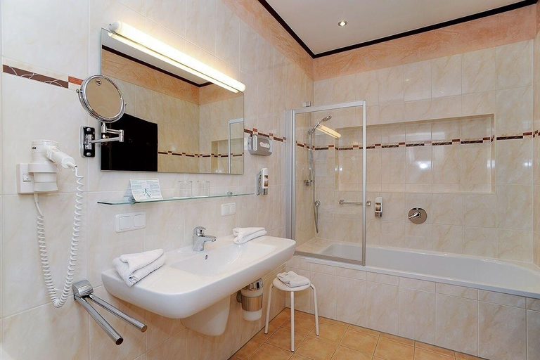 Bathroom 4, Stoll's Hotel Alpina, Berchtesgadener Land