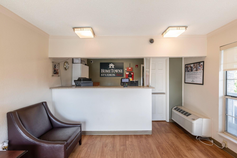 Public Area 3, HomeTowne Studios by Red Roof Atlanta - Norcross South, Gwinnett
