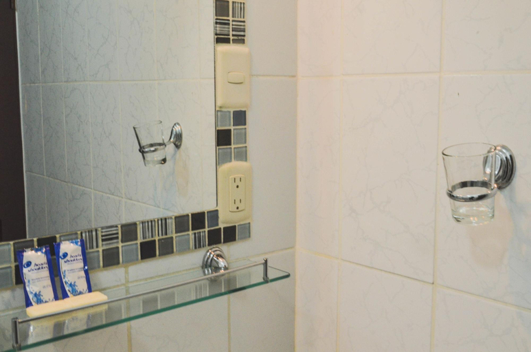 Bathroom 4, Hotel Santa Maria, Cusco