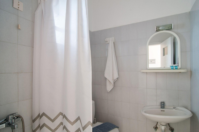 Bathroom 4, Holiday Beach Resort, South Aegean