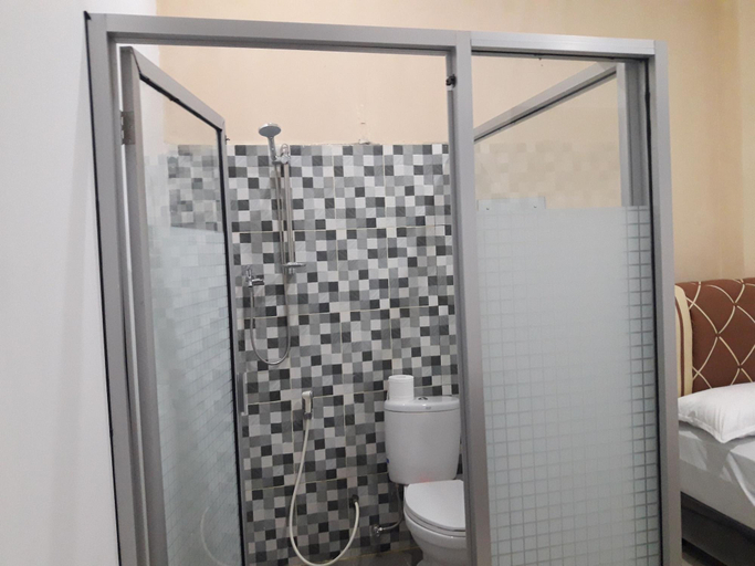 Bathroom, OYO 2231 Cahaya Homestay, Padang